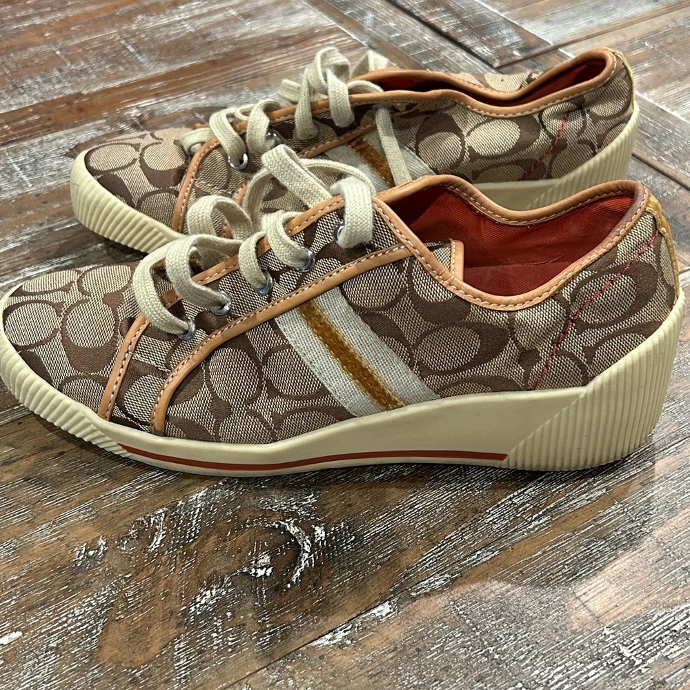 🤎🤎COACH Wedge Size 9 Tan Canvas Women’s Sneakers Good Condition NICE🤎🤎